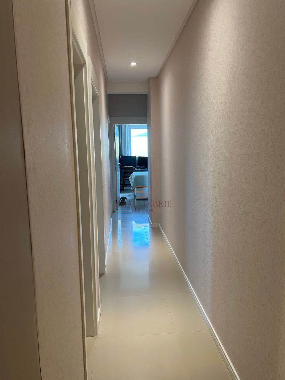 Imagens do imóveis Apartamento à vende em Meia Praia - REGIÃO CENTRAL