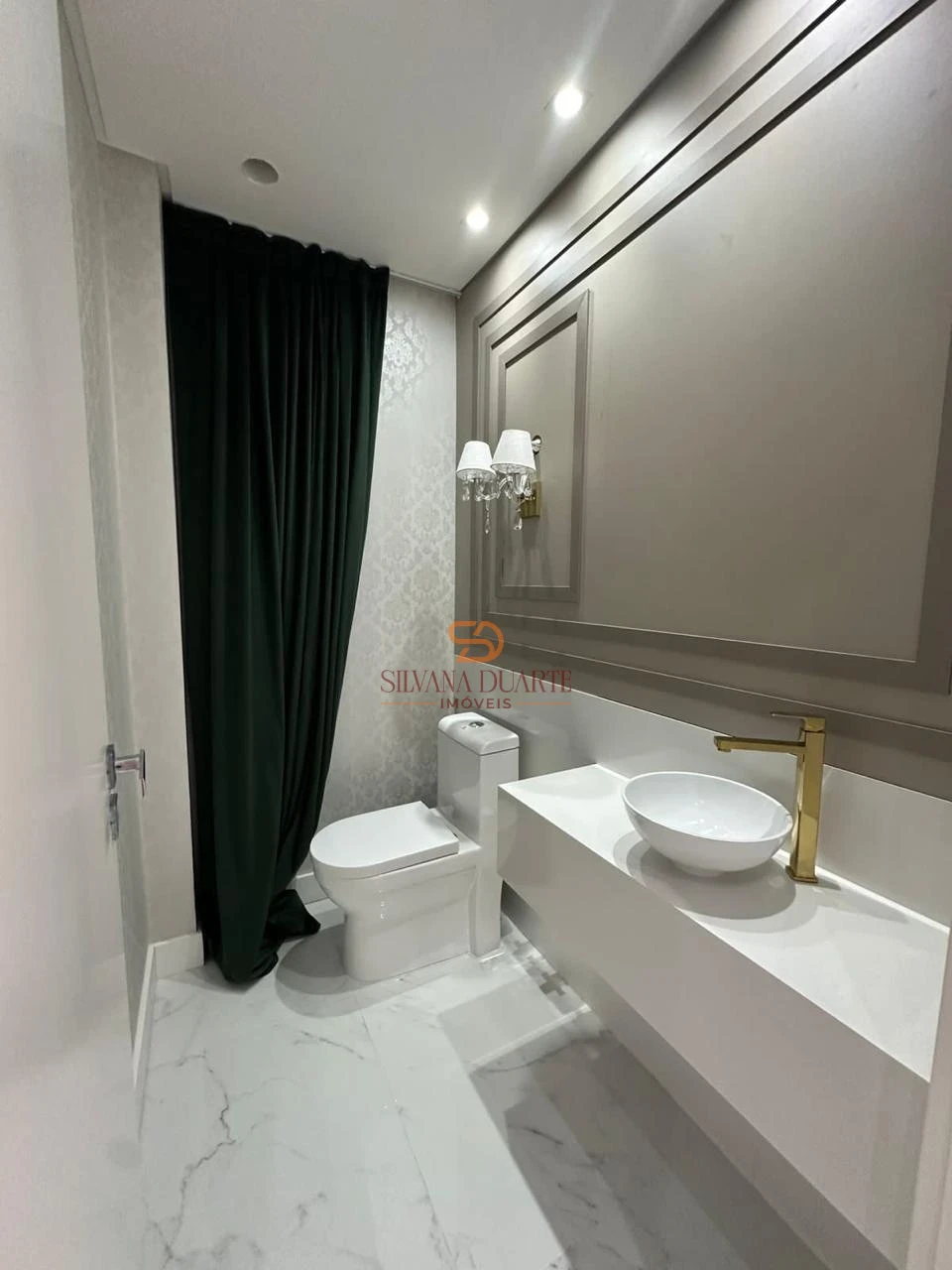 Imagens do imóveis APARTAMENTO À VENDA EM MEIA PRAIA PRONTO PARA MORAR