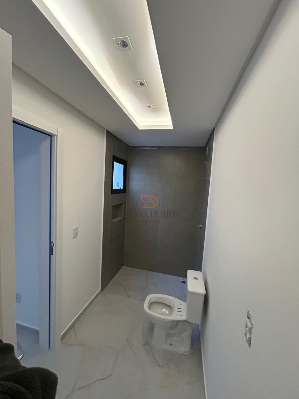 Imagens do imóveis Sobrado à venda em Bal. Pereque, 500 metros do Praia