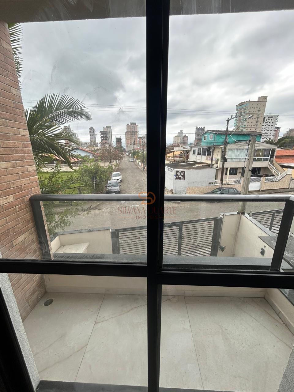 Imagens do imóveis Sobrado à venda em Bal. Pereque, 500 metros do Praia