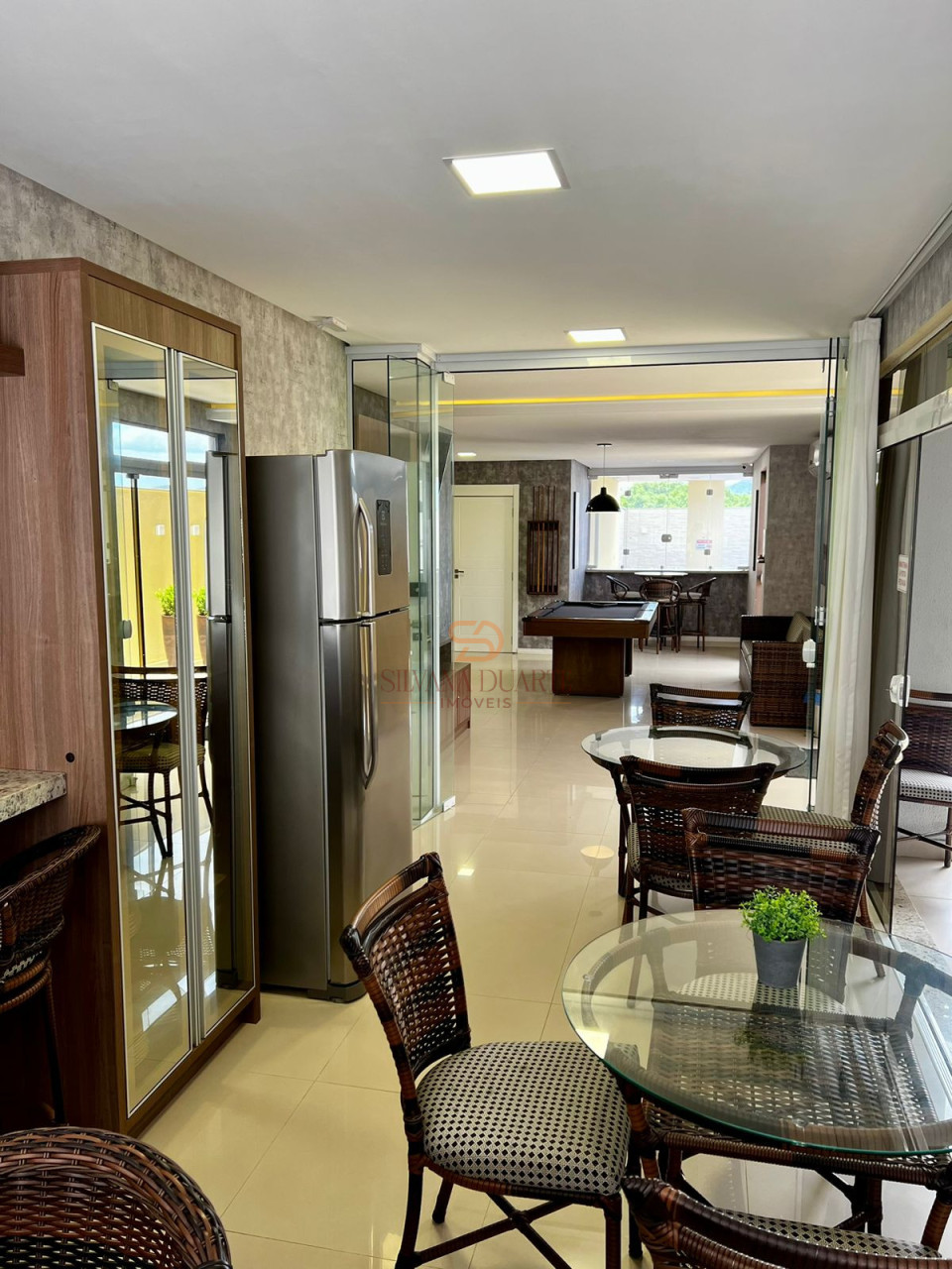Imagens do imóveis Apartamento à vende em Meia Praia - REGIÃO CENTRAL