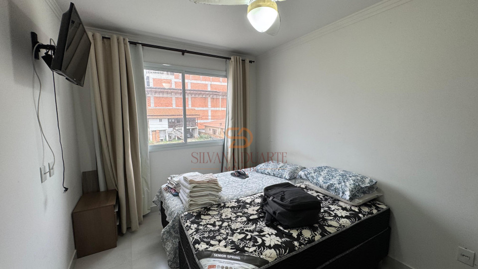 Imagens do imóveis Sobrado à venda em Bal. Pereque, 400 metros do Mar