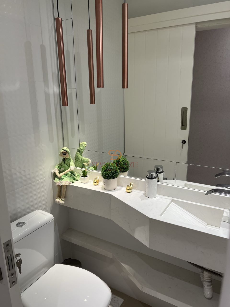 Imagens do imóveis Apartamento à vende em Meia Praia - REGIÃO CENTRAL