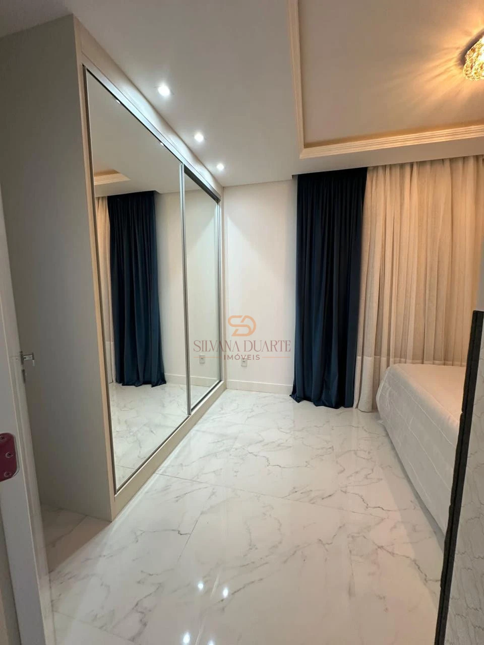 Imagens do imóveis APARTAMENTO À VENDA EM MEIA PRAIA PRONTO PARA MORAR