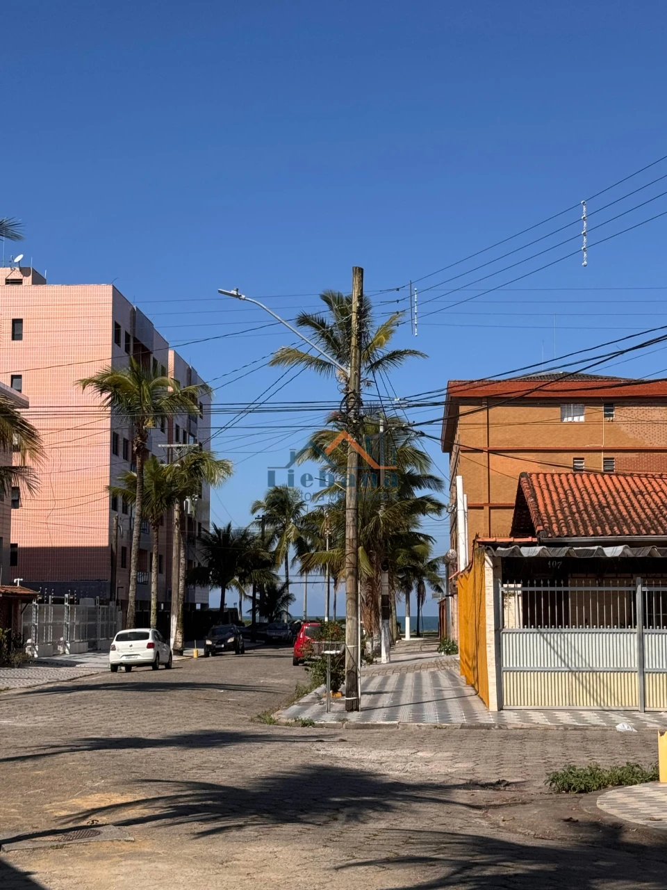 Imagens do imóveis Casa Geminada 1 Dormitório 1 Suite 2 Vagas De Garagem