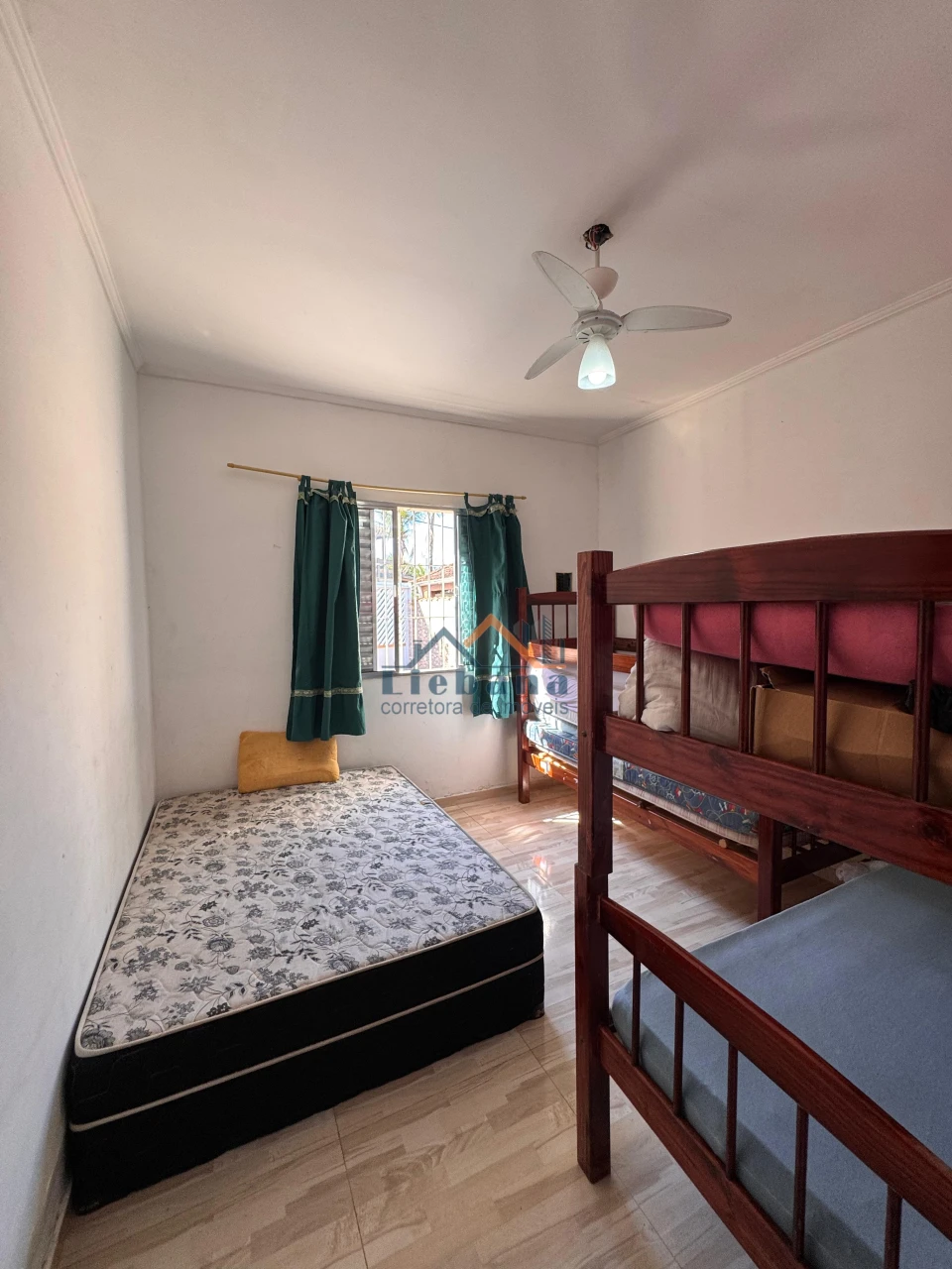 Imagens do imóveis Casa Geminada 1 Dormitório 1 Suite 2 Vagas De Garagem