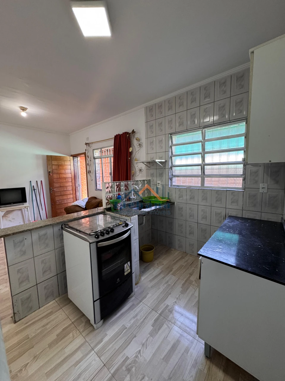 Imagens do imóveis Casa Geminada 1 Dormitório 1 Suite 2 Vagas De Garagem