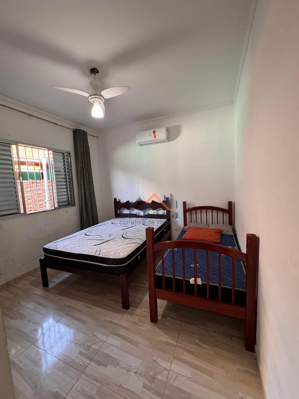 Imagens do imóveis Casa Geminada 1 Dormitório 1 Suite 2 Vagas De Garagem