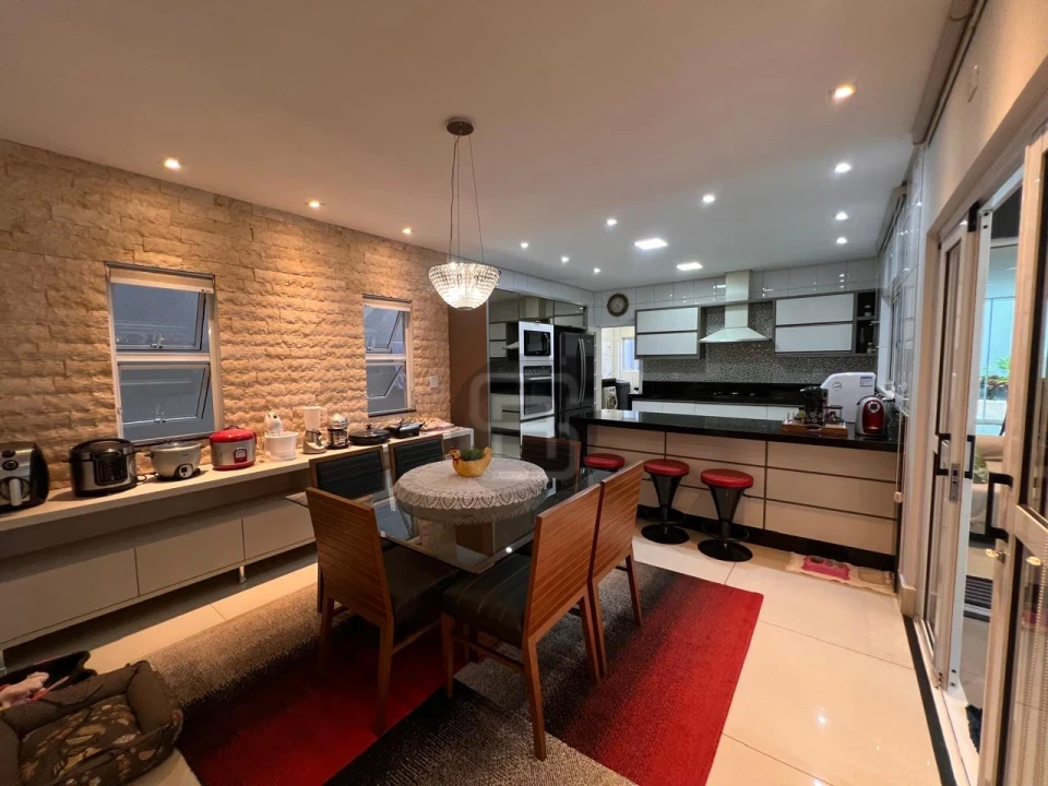 Imagens do imóveis Porteira Fechada! - Casa à venda no Condomínio Fechado Santana Residence