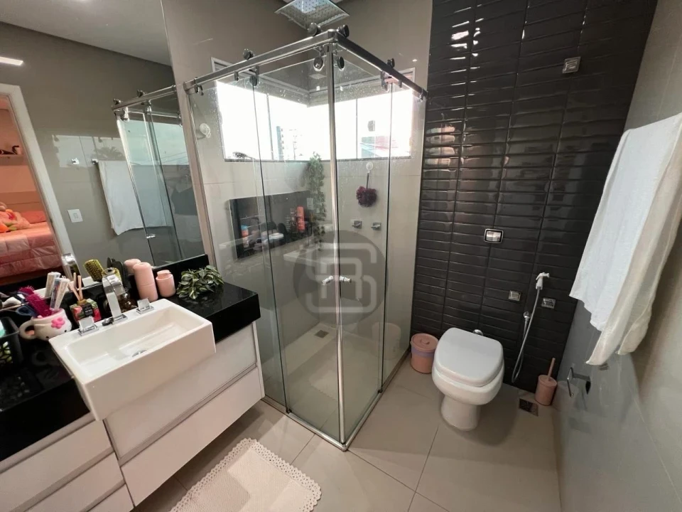 Imagens do imóveis Porteira Fechada! - Casa à venda no Condomínio Fechado Santana Residence