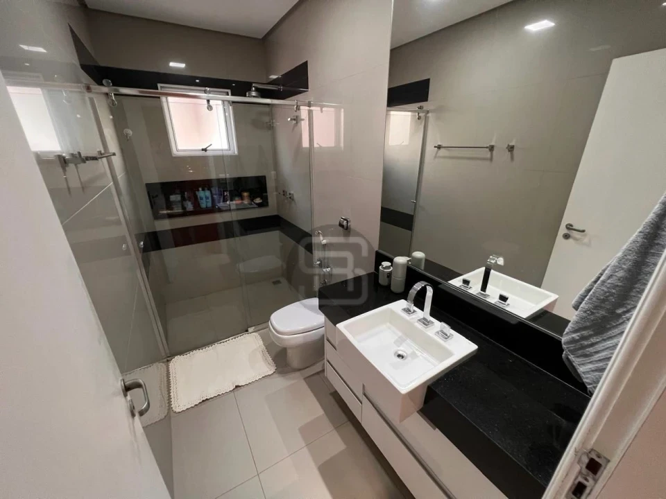 Imagens do imóveis Porteira Fechada! - Casa à venda no Condomínio Fechado Santana Residence