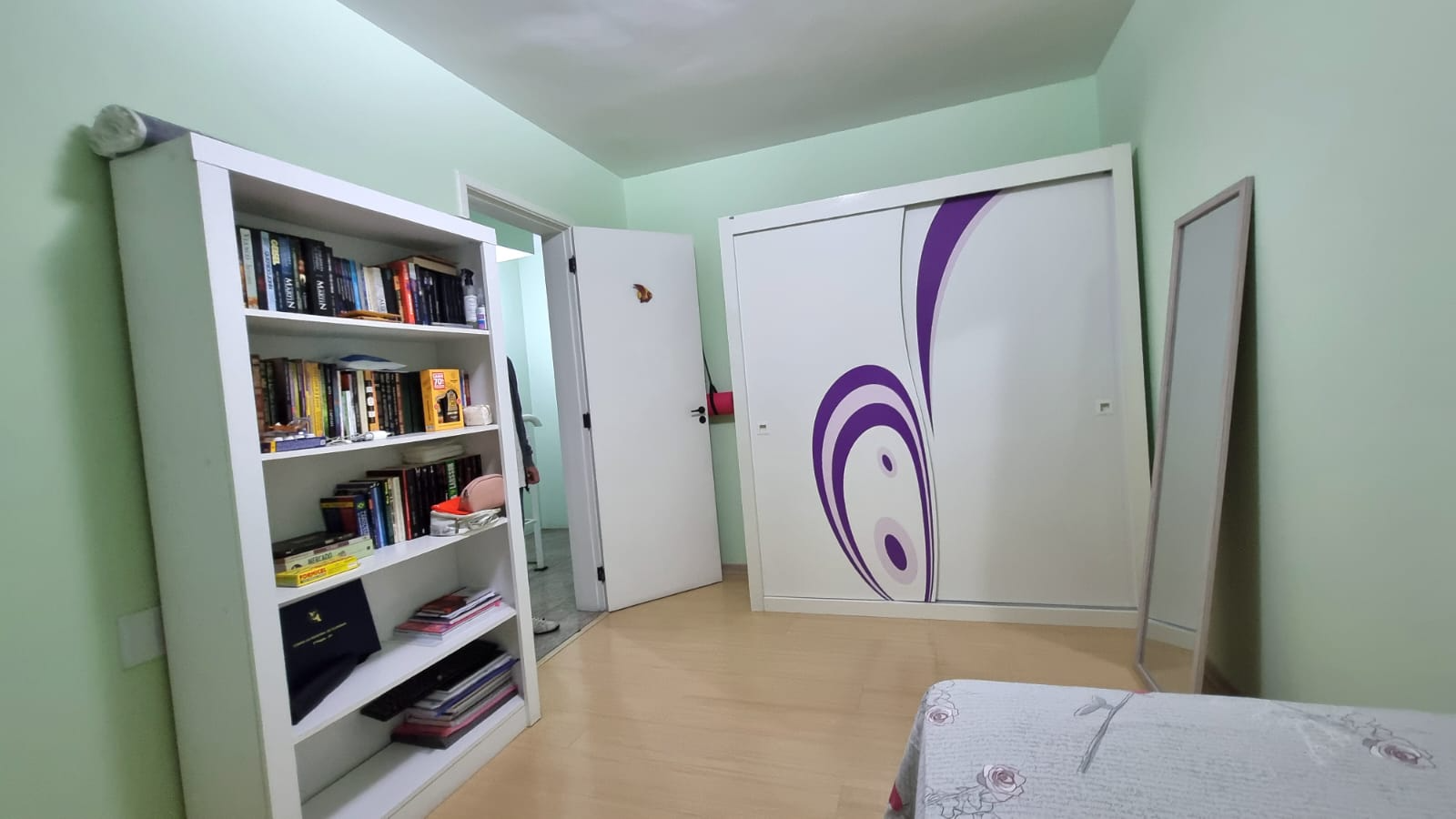 Imagens do imóveis Sobrado á venda em Condominio fechado, 3 quartos, sendo 1 suíte, 2 vagas, espaço gourmet, próxima a futura extensão linha verde do metro