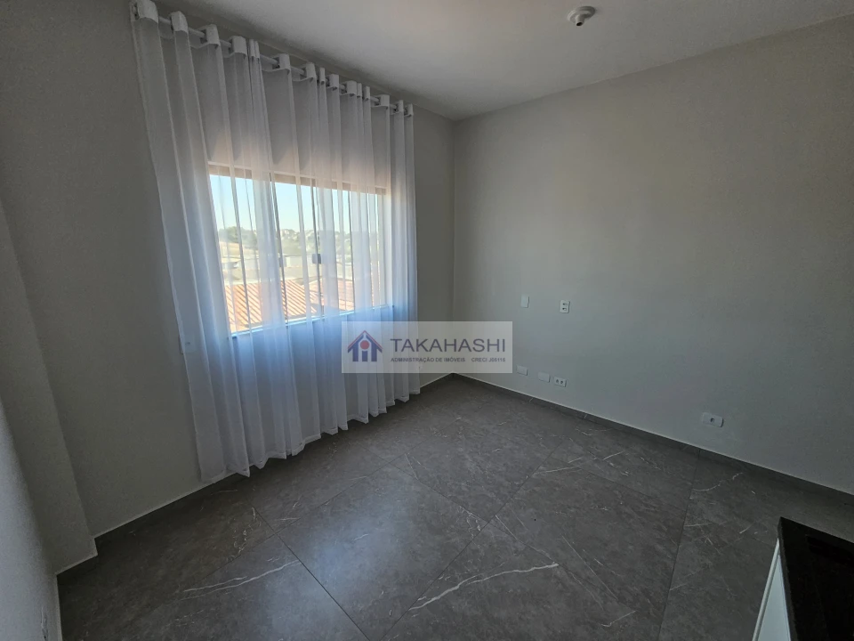 Kitnet para alugar com garagem