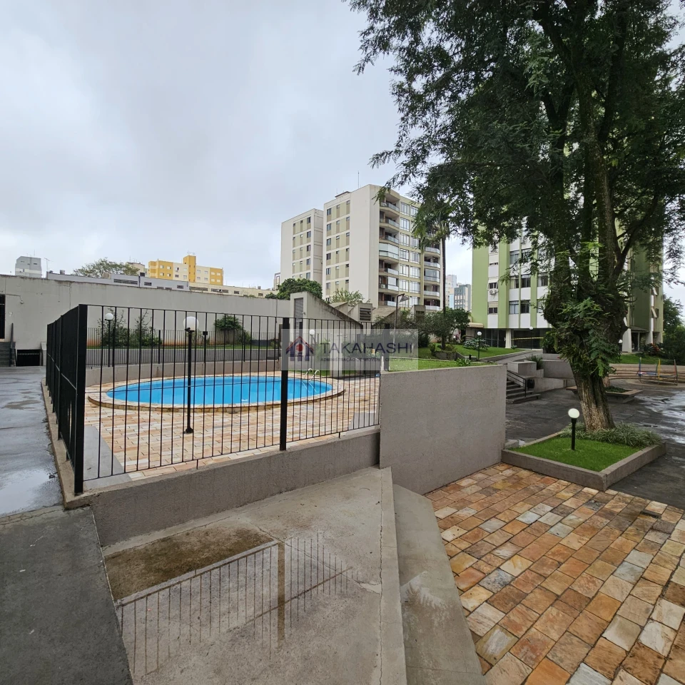 Apartamento  para alugar - 02 quartos, armários e garagem