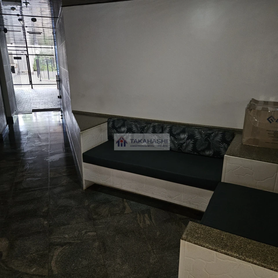 Apartamento  para alugar - 02 quartos, armários e garagem