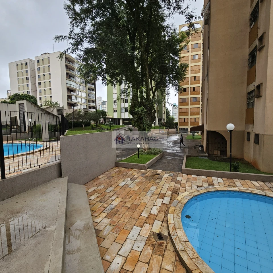 Apartamento  para alugar - 02 quartos, armários e garagem