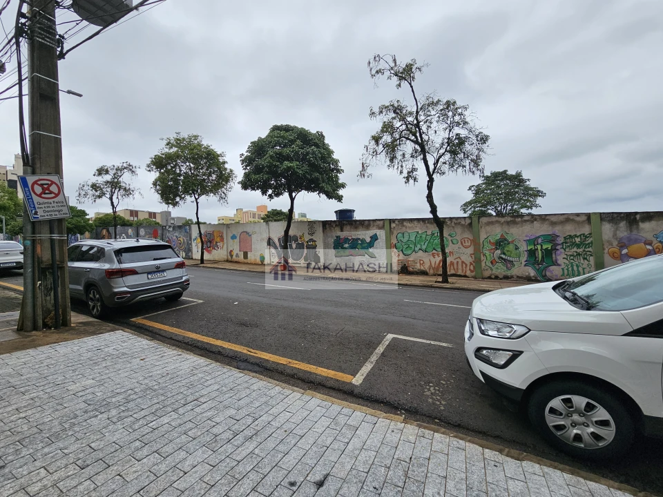 Apartamento Á Venda  - 01 QUARTO, SALA e COZINHA, SEM GARAGEM - CENTRO