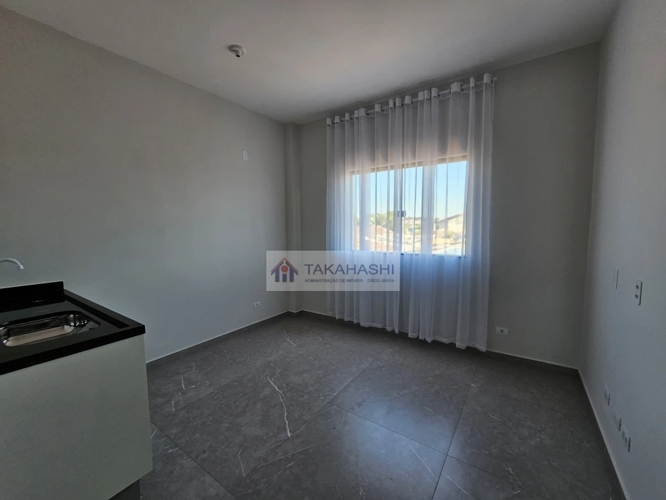 Kitnet para alugar com garagem