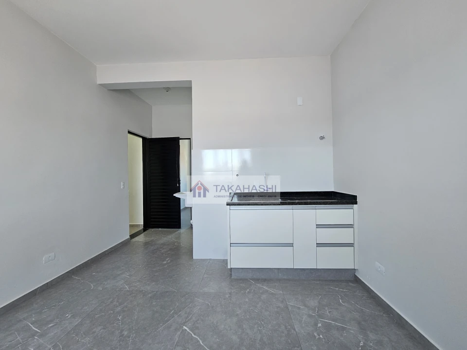 Kitnet para alugar com garagem