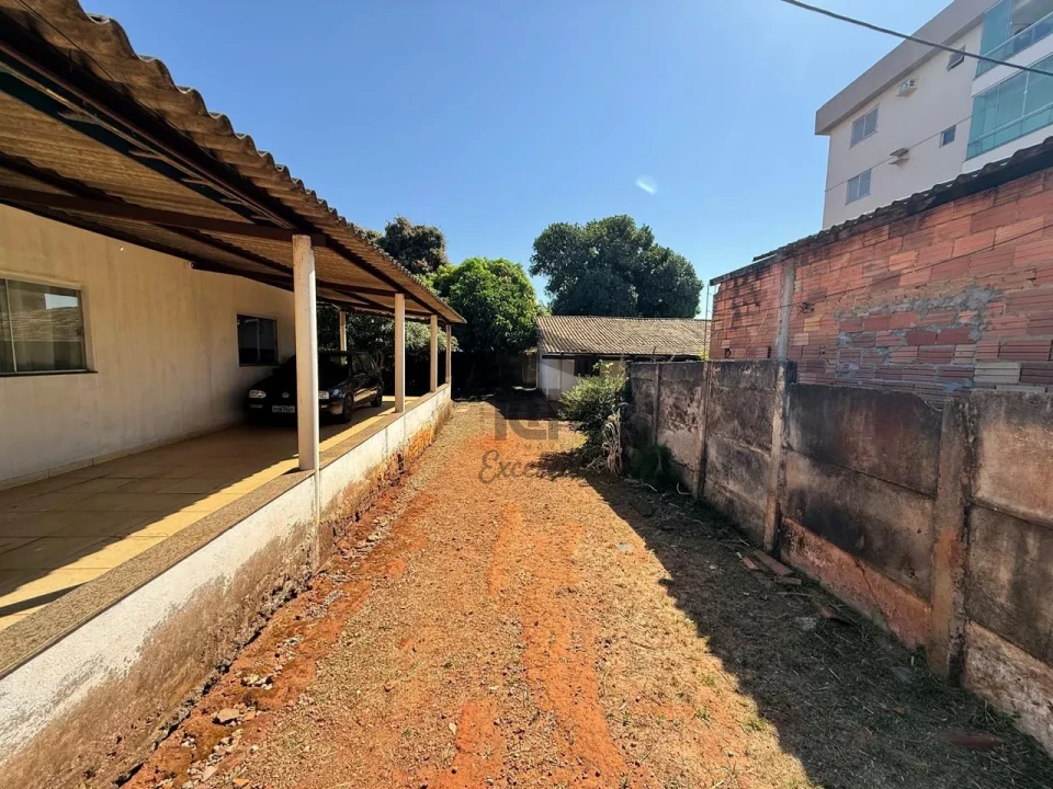 Imagens do imóveis 2 lotes com 1.000 metros e  3 casas no setor sudoeste