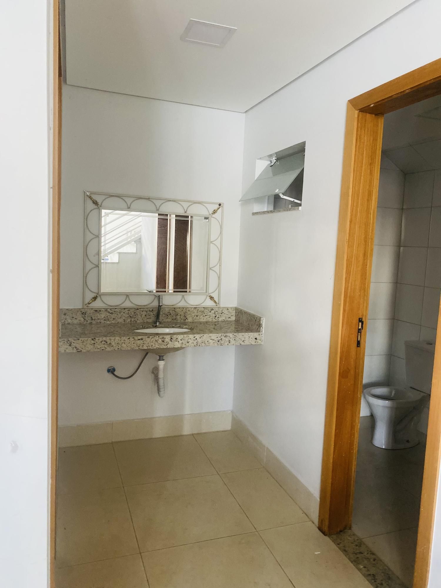 Prédio comercial à venda com vocação para hotelaria no Setor Norte Ferroviário.