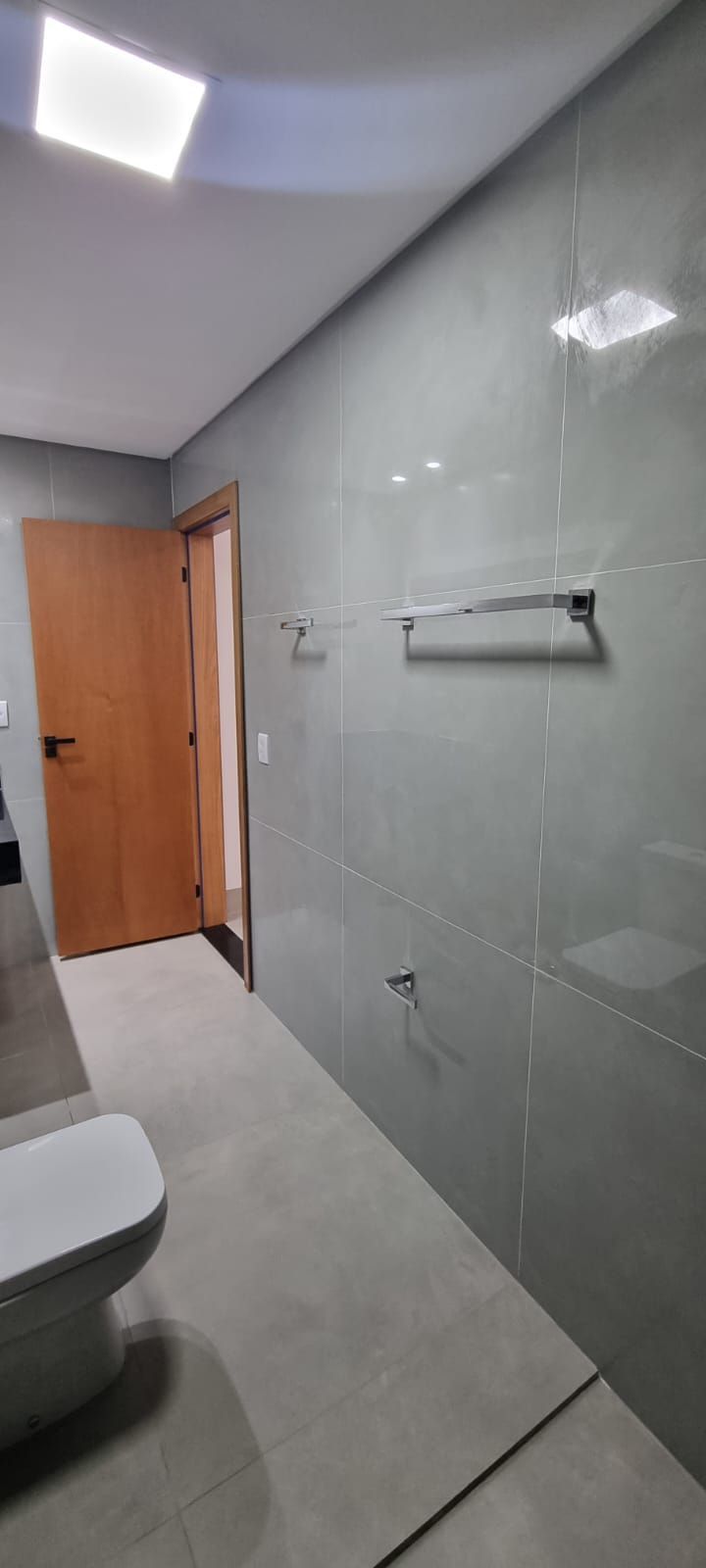 Casa no Setor Jardim Helvécia, 2 quadras da avenida Rio verde, 5 min do Buriti Shopping.