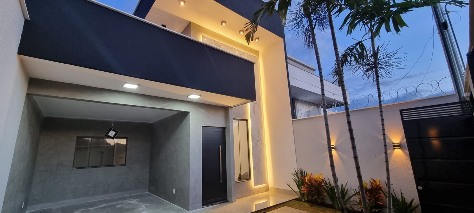 Casa no Setor Jardim Helvécia, 2 quadras da avenida Rio verde, 5 min do Buriti Shopping.