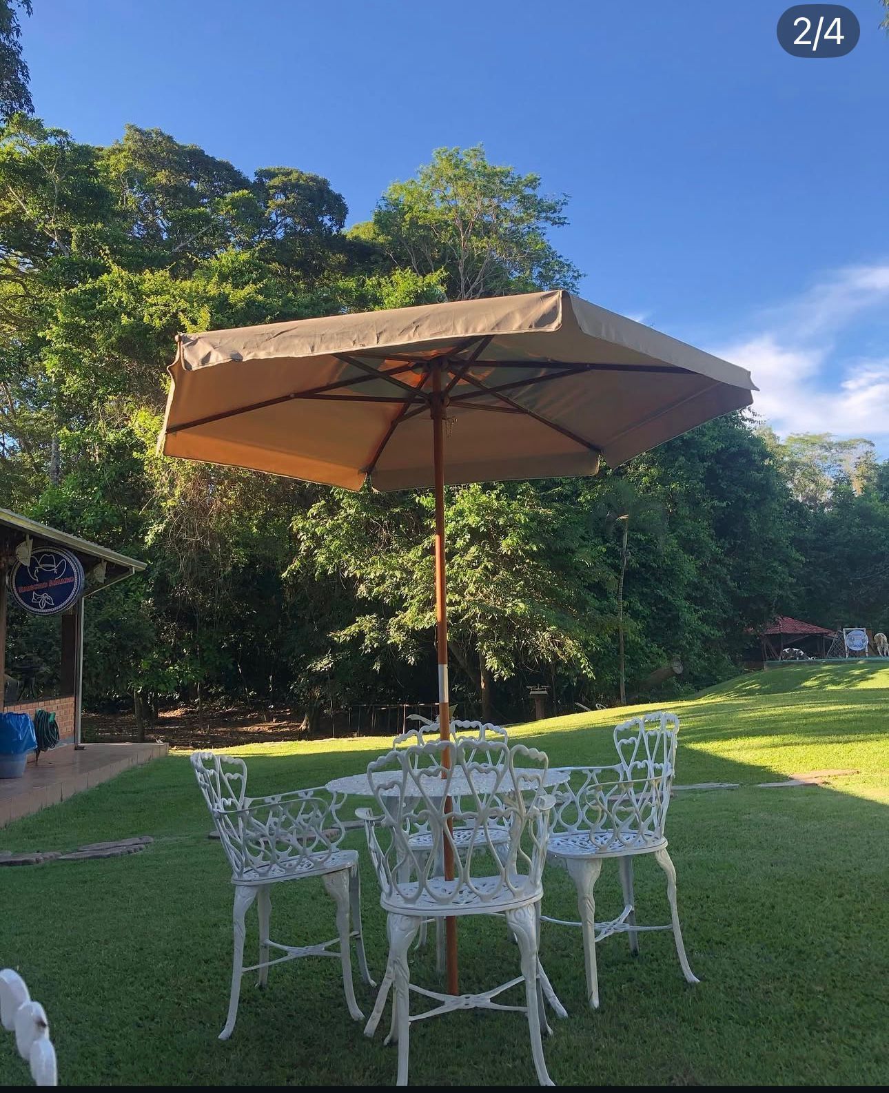 RANCHO a venda, porteira fechada.