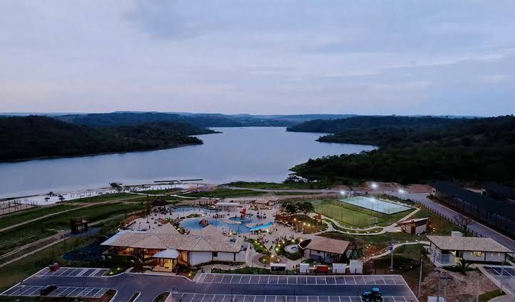 À venda, o melhor lote no condomínio Escarpas no Lago Corumbá 4