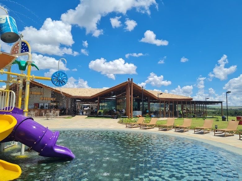 À venda, o melhor lote no condomínio Escarpas no Lago Corumbá 4