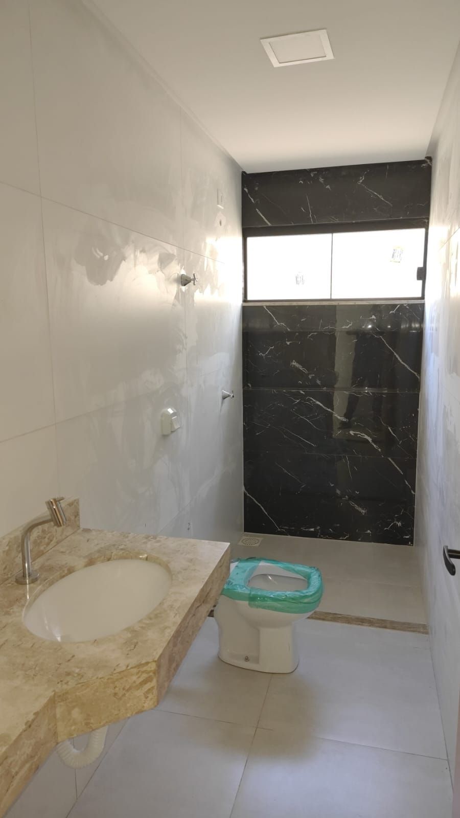 Casa 3 quartos sendo 1 suíte