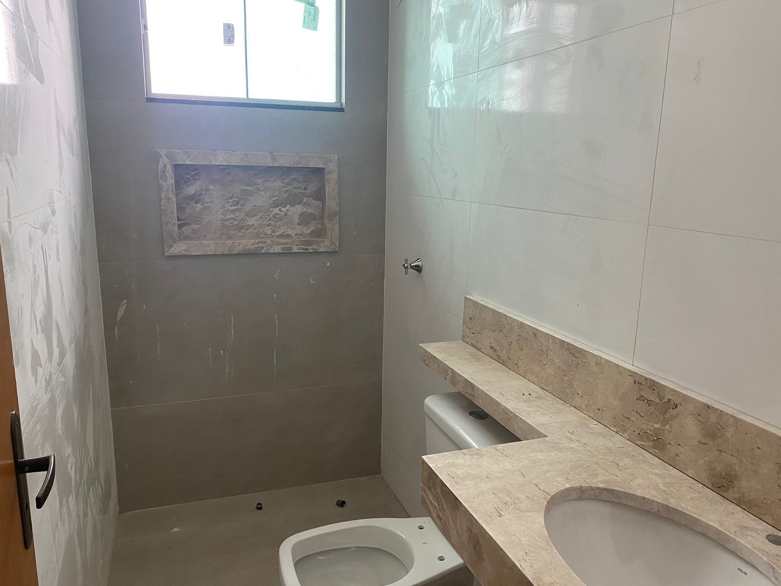 Casa 3 quartos sendo 1 suíte
