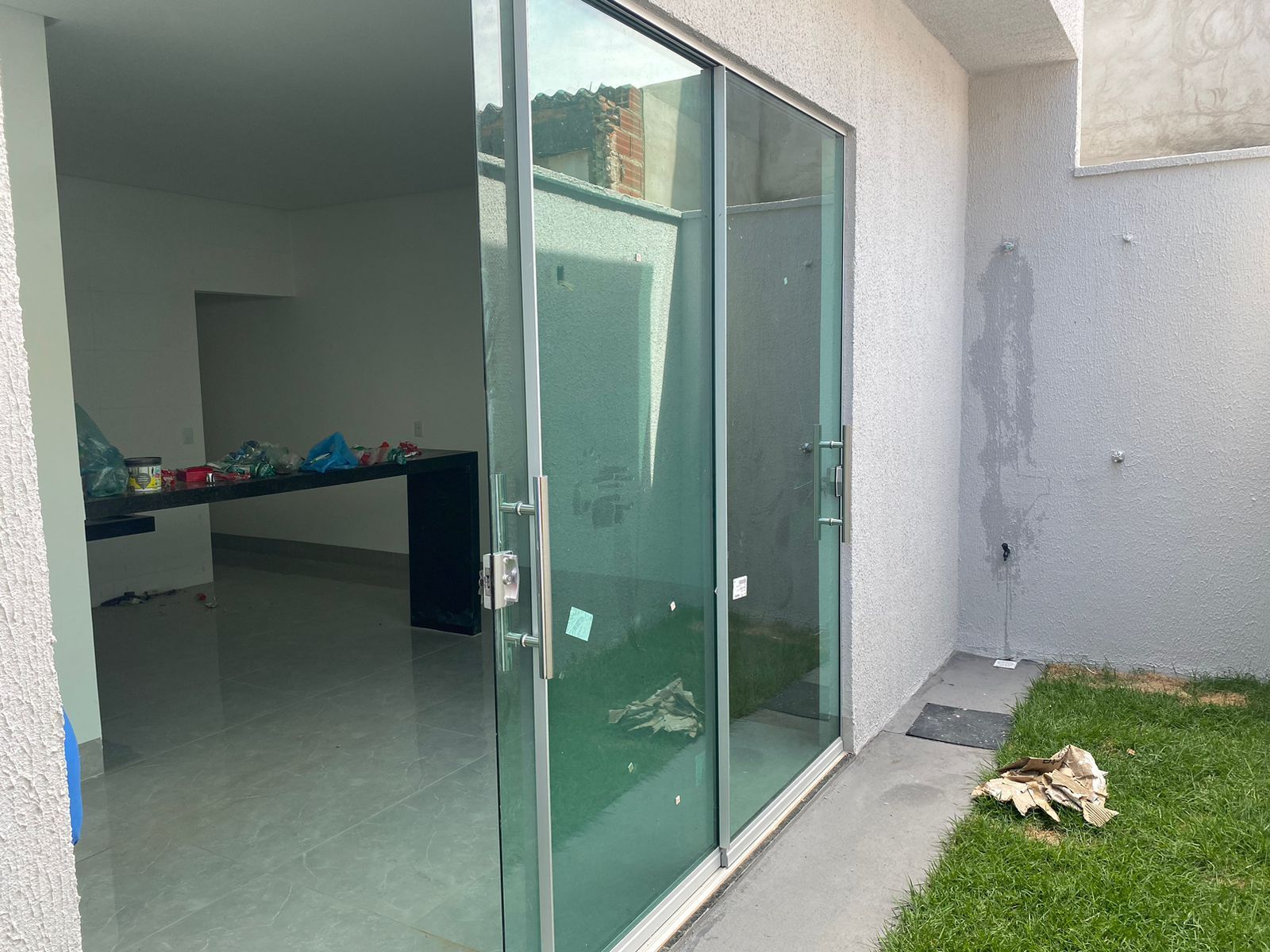 Casa 3 quartos sendo 1 suíte