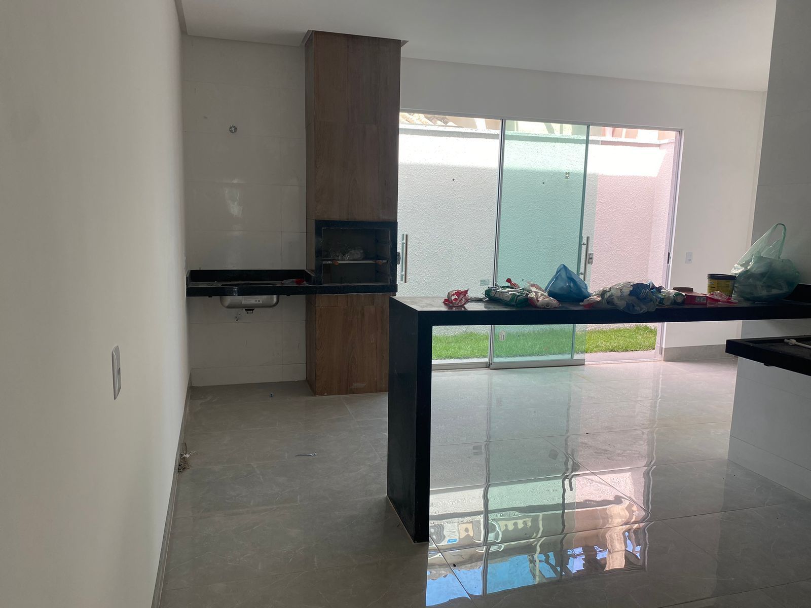 Casa 3 quartos sendo 1 suíte