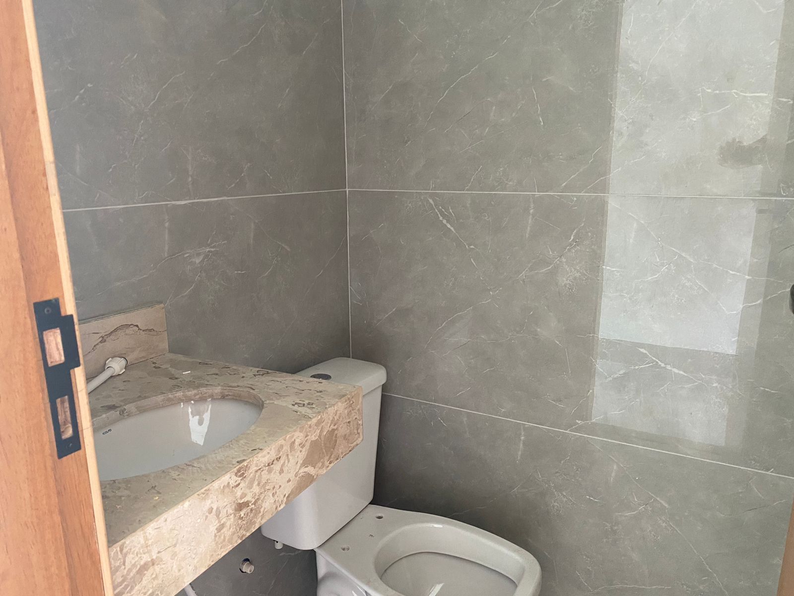 Casa 3 quartos sendo 1 suíte