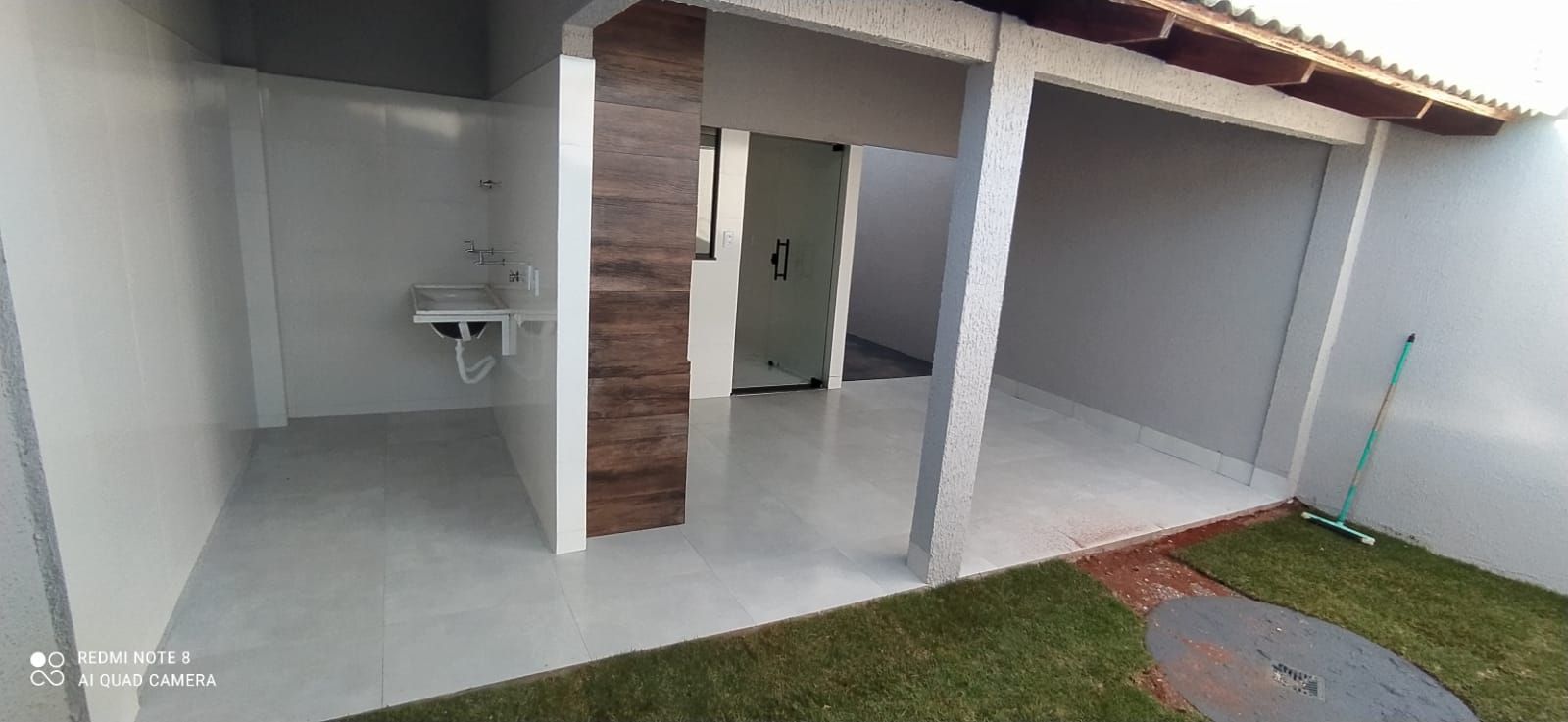 Casa 3 quartos sendo 1 suíte