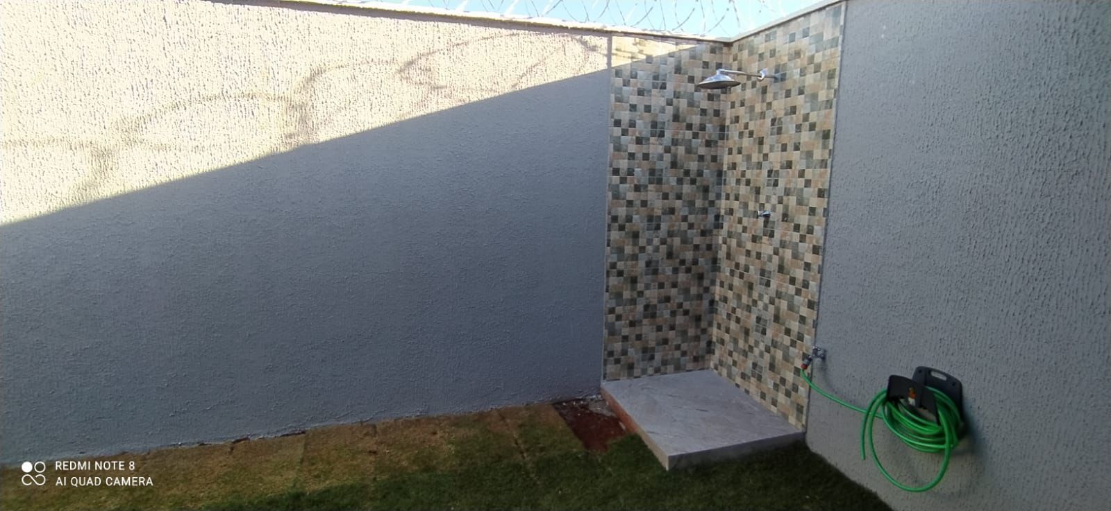 Casa 3 quartos sendo 1 suíte