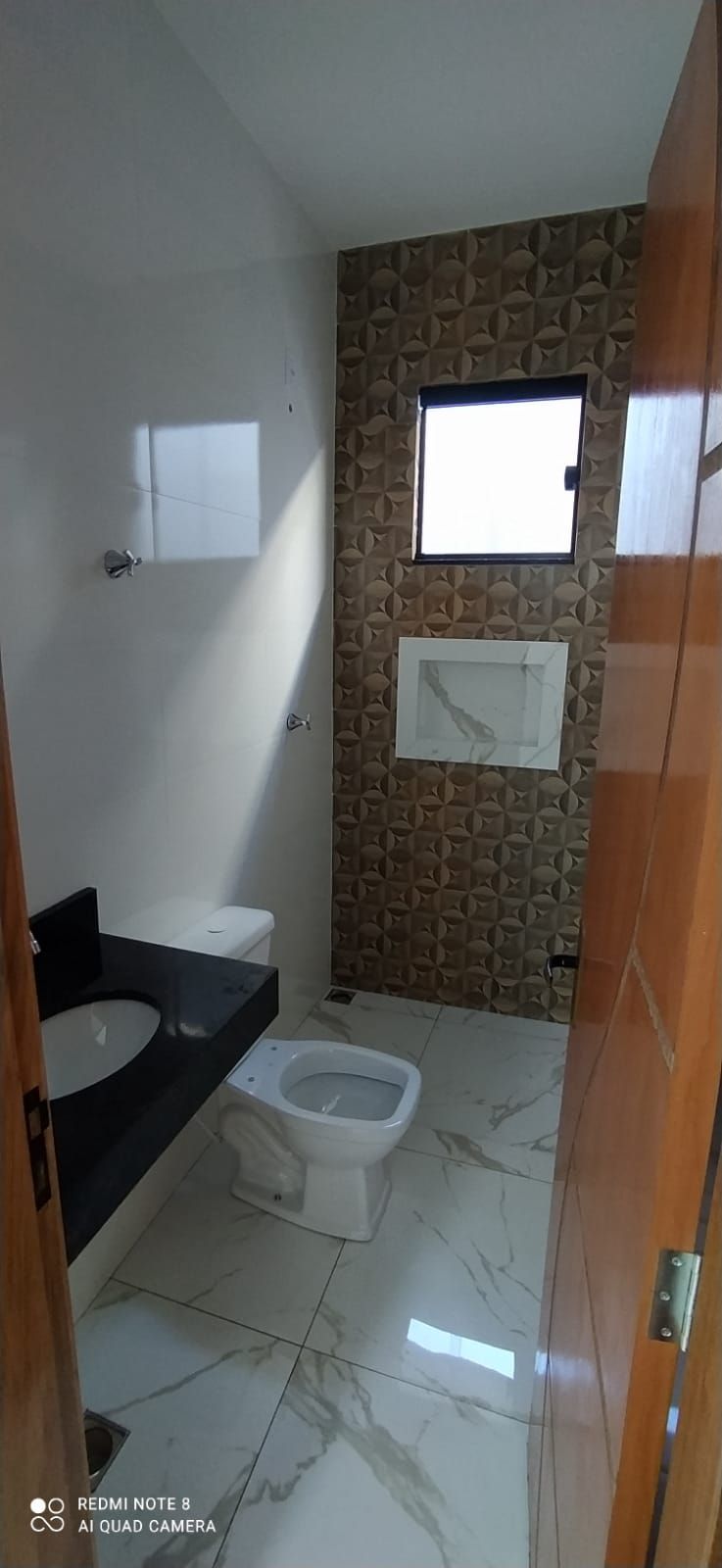 Casa 3 quartos sendo 1 suíte