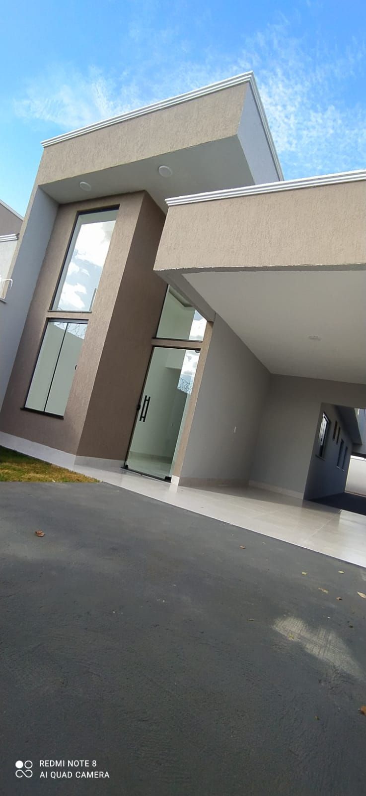 Casa 3 quartos sendo 1 suíte