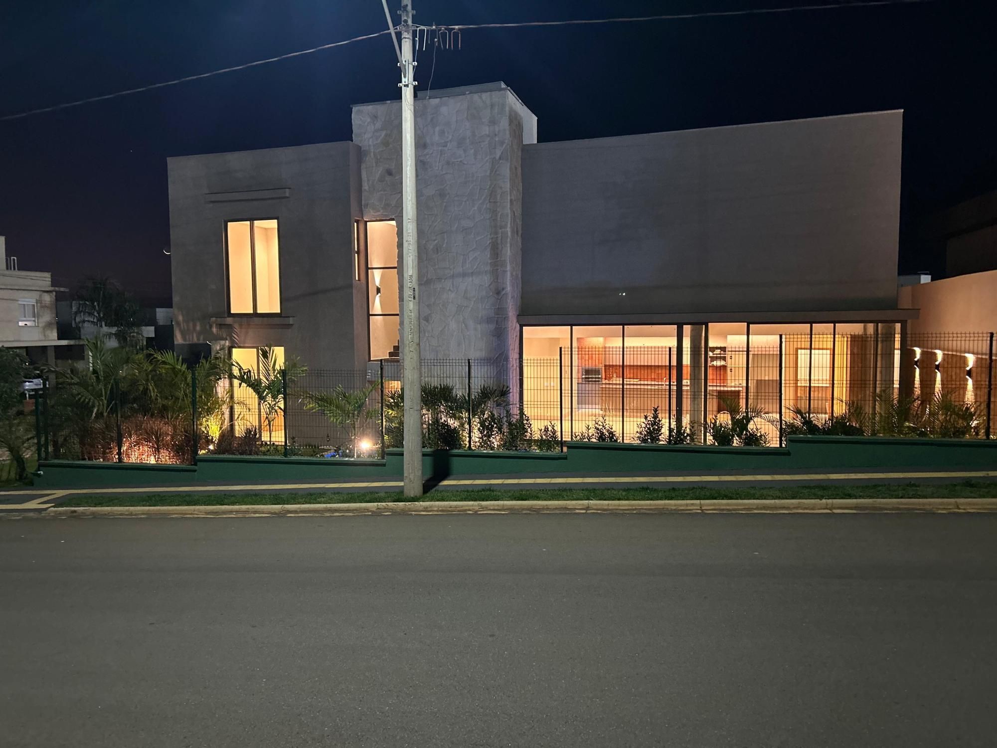 Sobrado luxuoso no Jardins Capri
