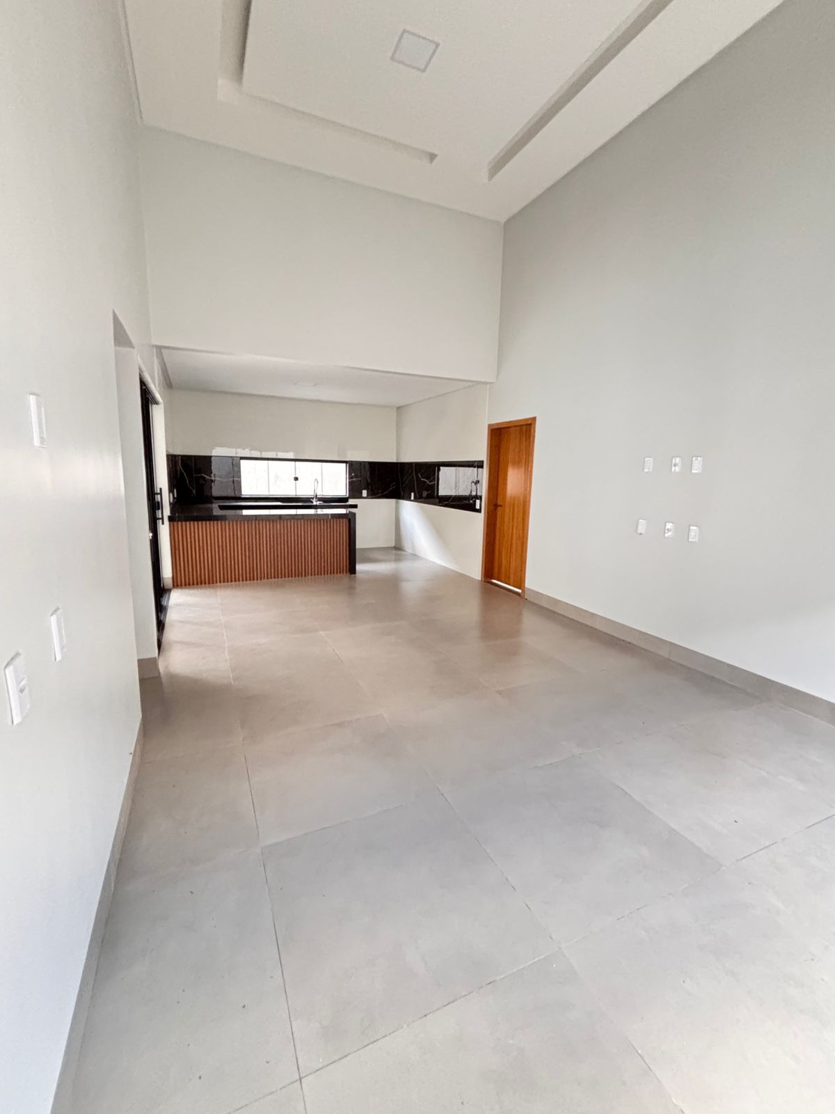CASA MARAVILHOSA Á VENDA NO JARDIM VENEZA - SENADOR CANEDO