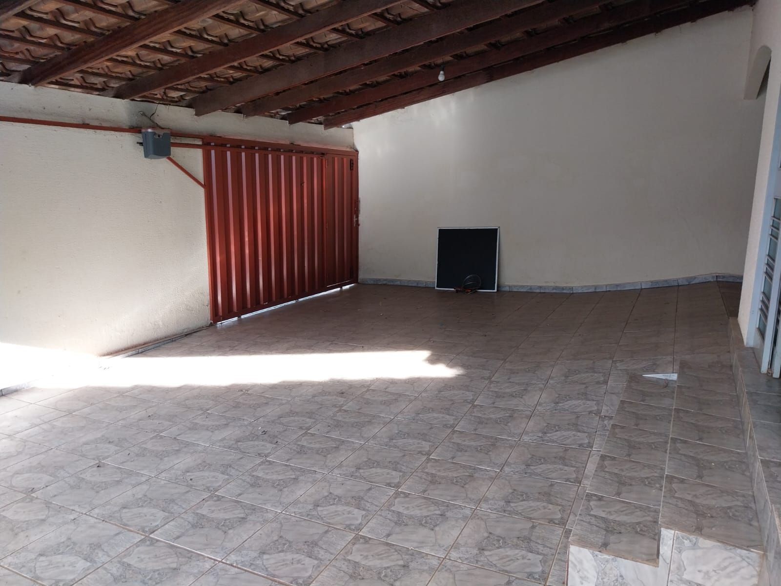 Casa bem localizada no Papillon Park