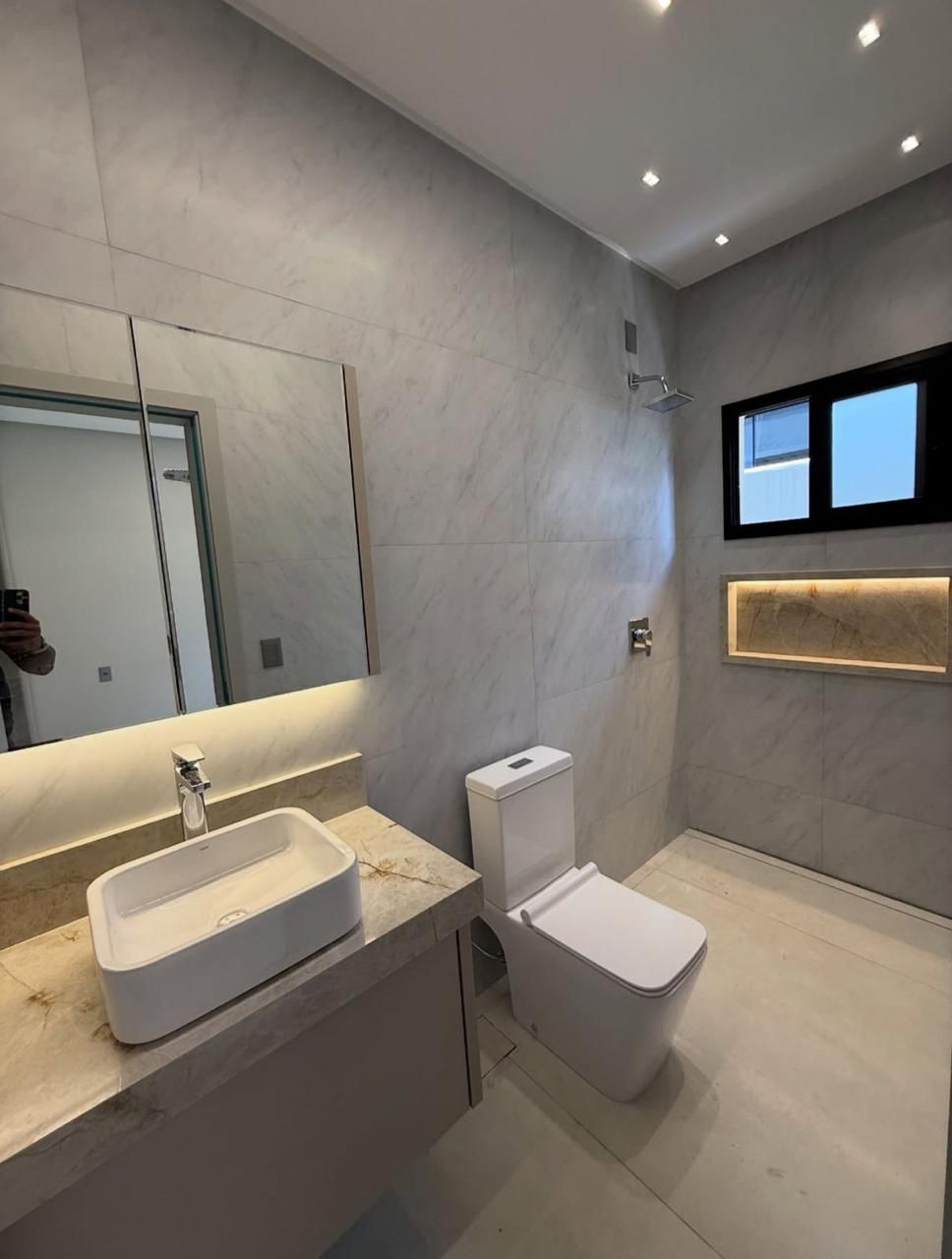 Casa 3q 3 suites condominio Sevilha