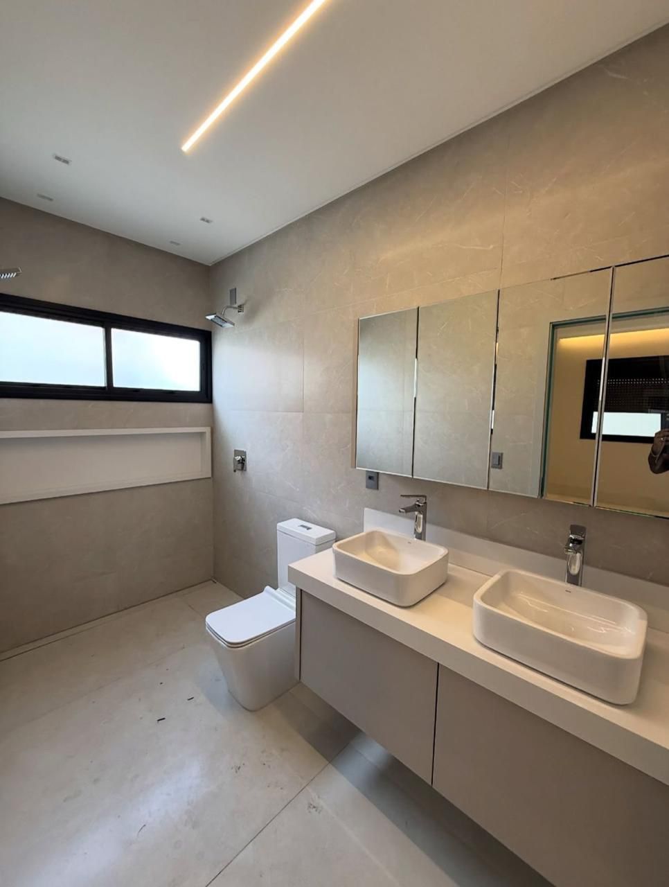 Casa 3q 3 suites condominio Sevilha