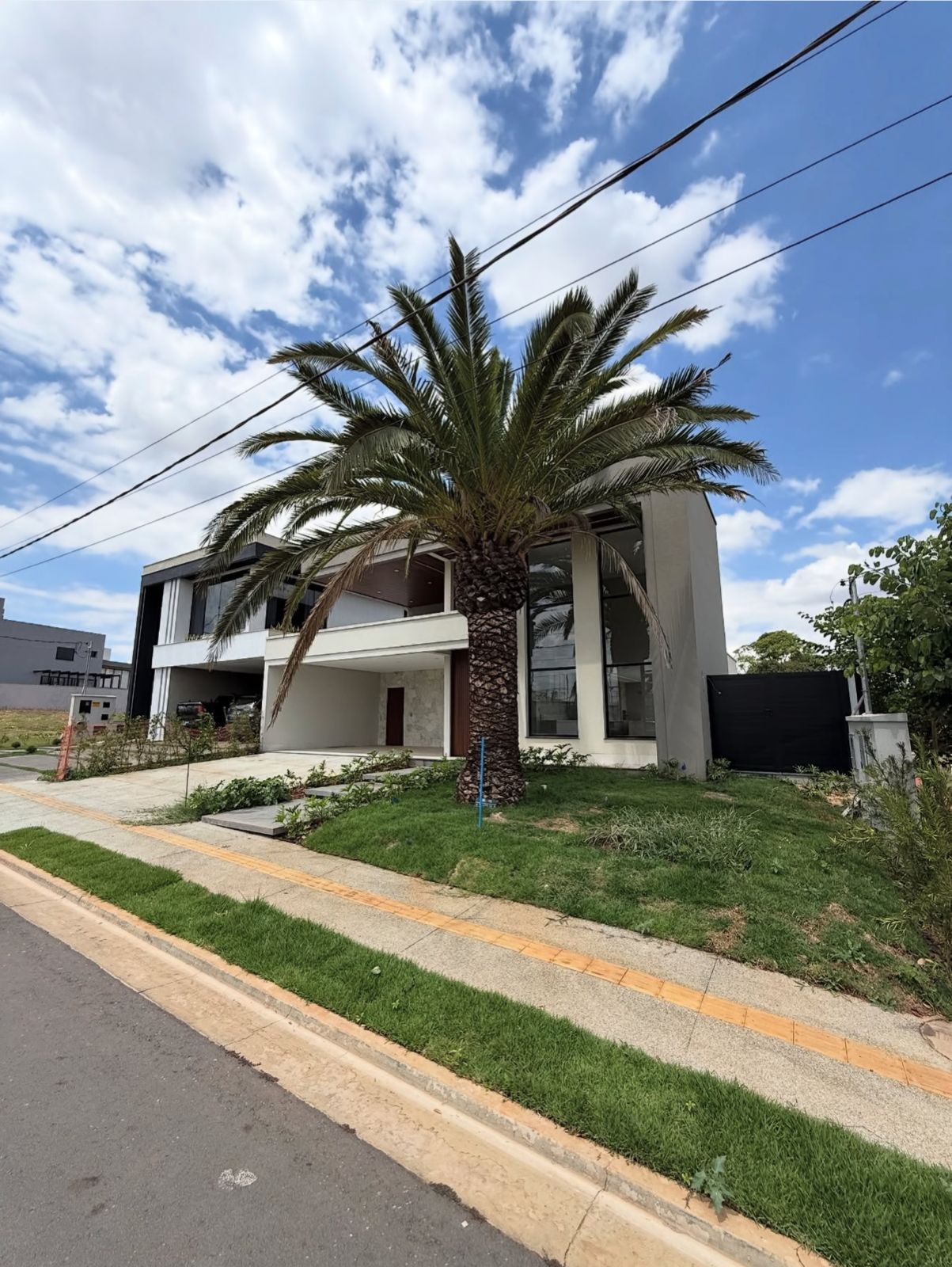 Casa 3q 3 suites condominio Sevilha