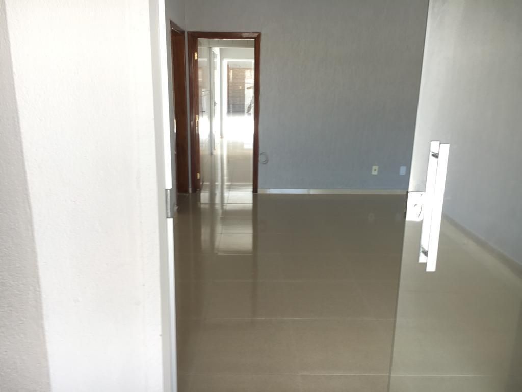 Casa com 4 quartos e 2 suite Residencial Canada