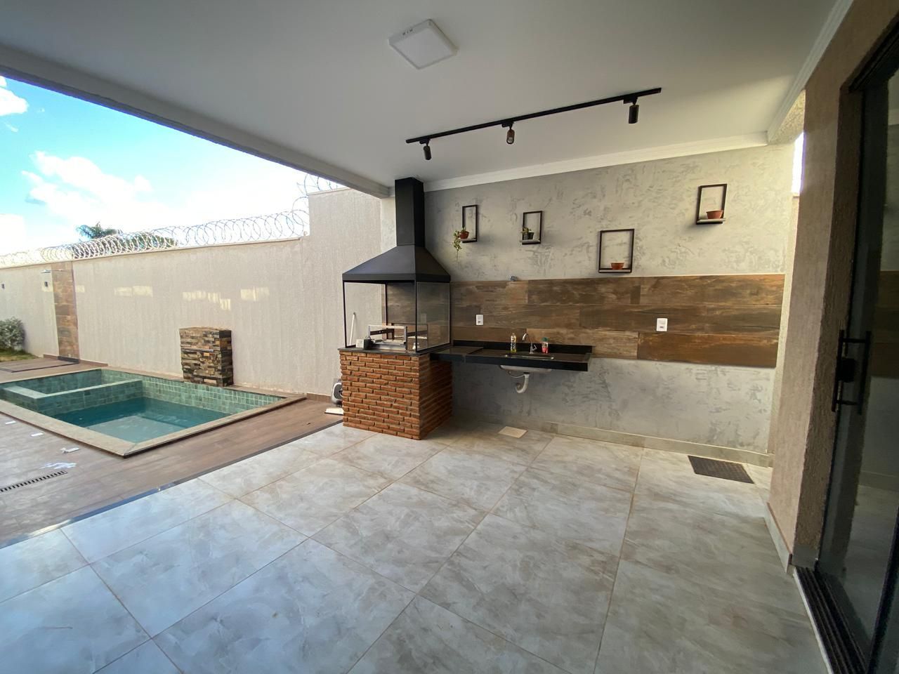 Casa 3 suites plenas Setor Faiçalville