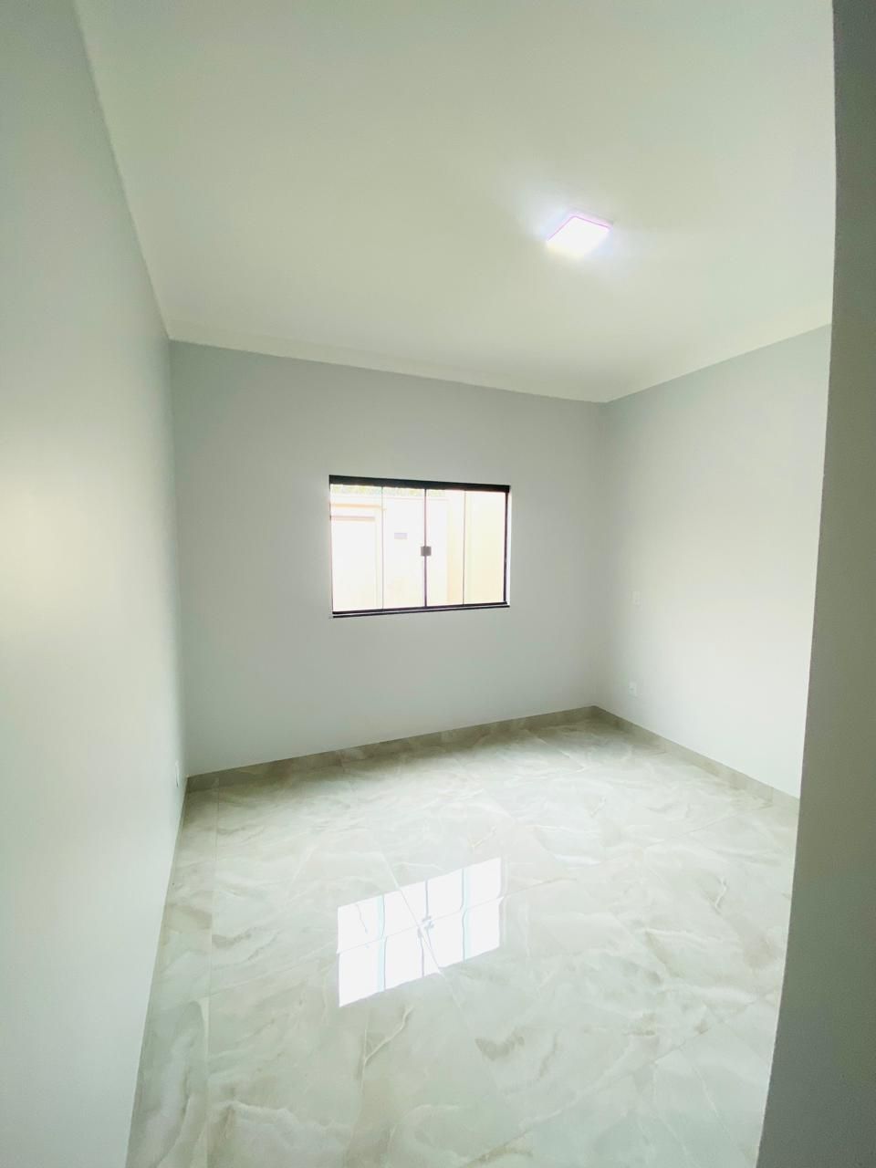CASA 2 QUARTOS SENDO 1 SUÍTE- SENADOR CANEDO