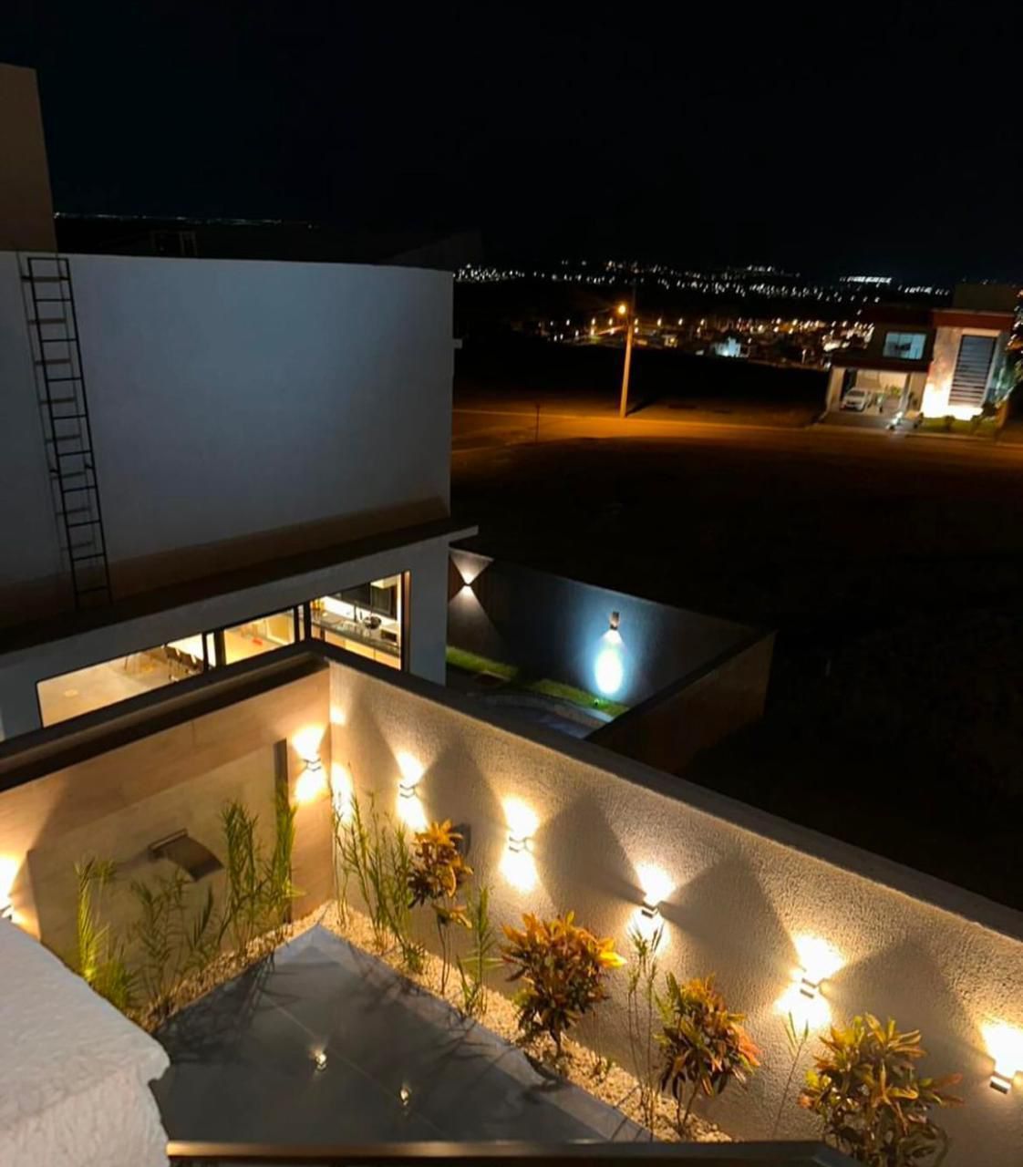 VENDO CASA TÉRREA - JARDINS NÁPOLES TERRENO DE 390M2