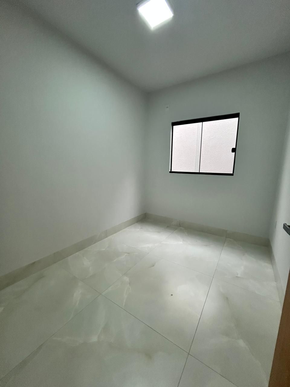 Linda casa 2 quartos no Residencial Itapuã